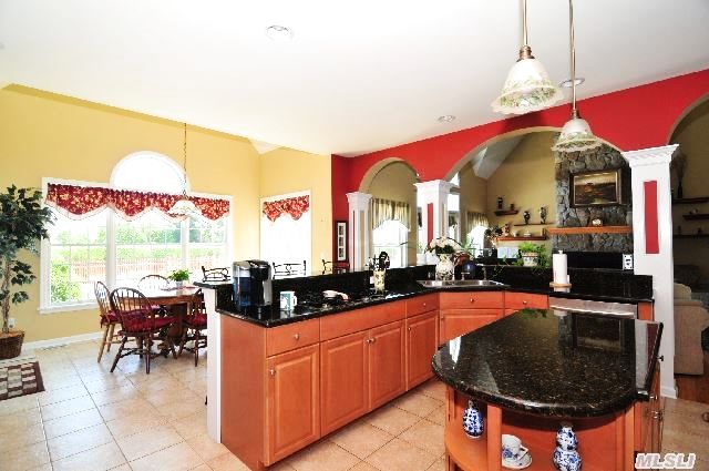 1795 Laurel Trl