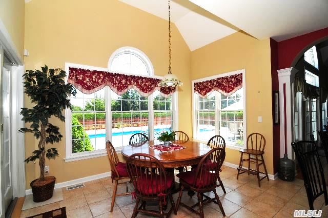 1795 Laurel Trl