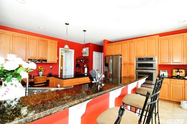 1795 Laurel Trl