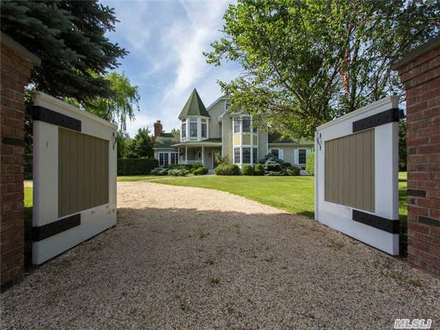 2 Bonnie Ln