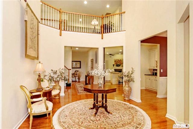 21 Wake Robin Ln