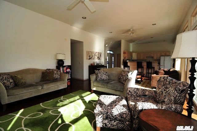 250 Farmveu Rd