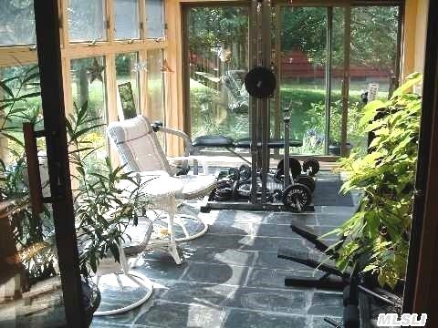 275 Cardinal Dr