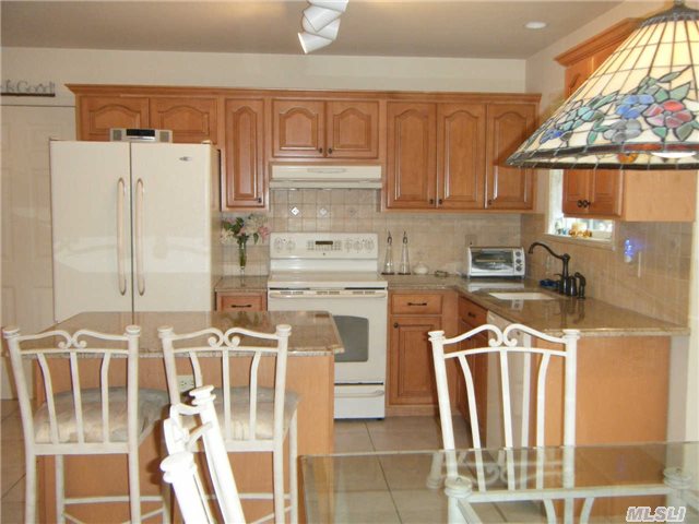 2785 N Wading River Rd