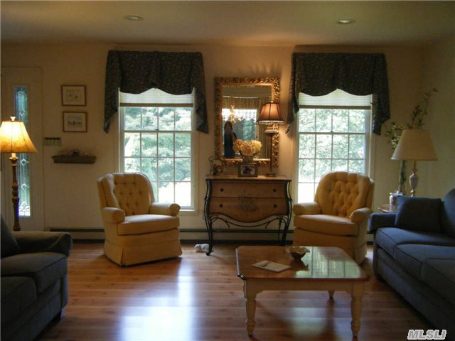 2785 N Wading River Rd