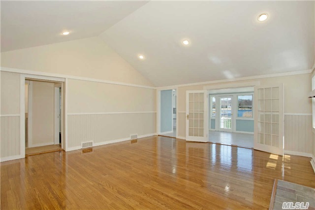 32 Pine Ave