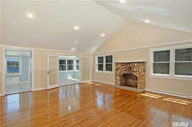 32 Pine Ave