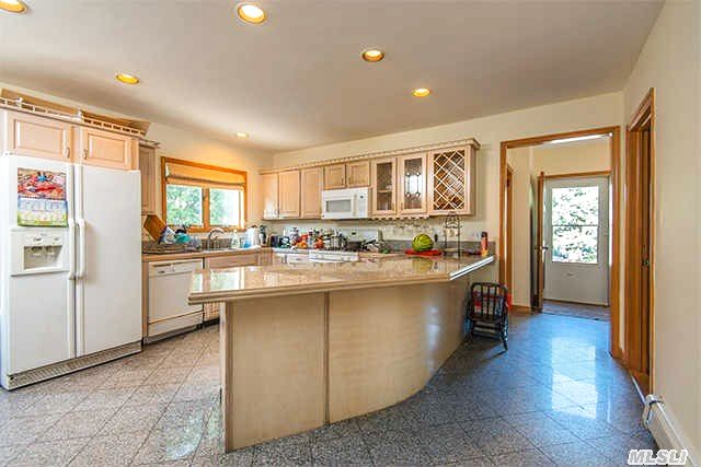 396 Hamilton Ave