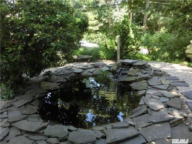 4a Dolphin Way