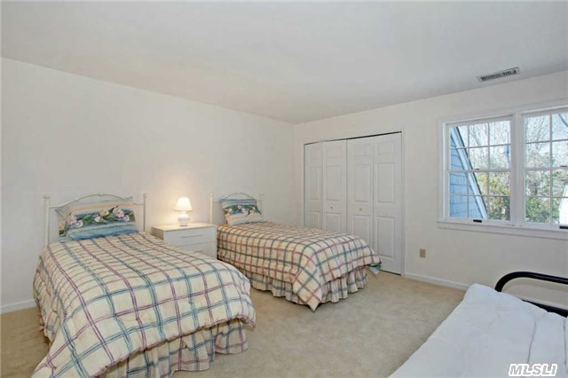 500 Meadow Ct