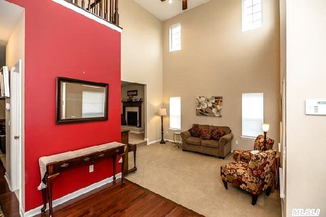 55 Windflower Ln