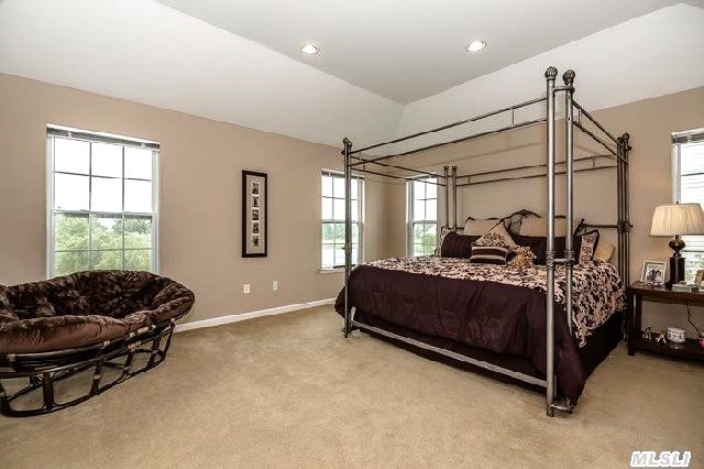 55 Windflower Ln
