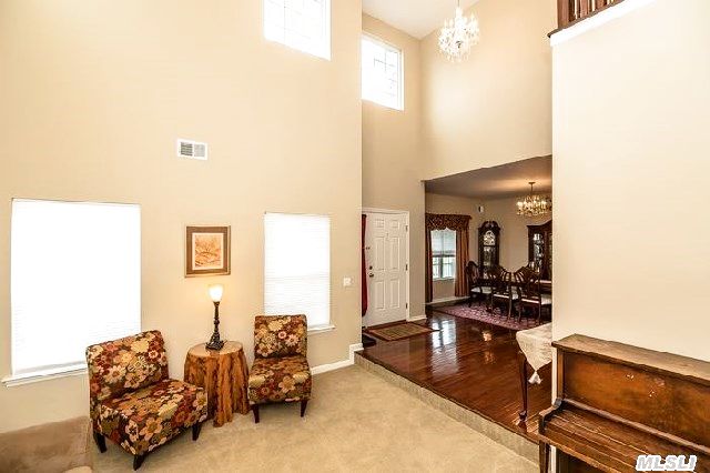 55 Windflower Ln