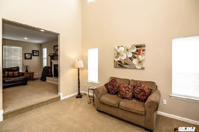 55 Windflower Ln