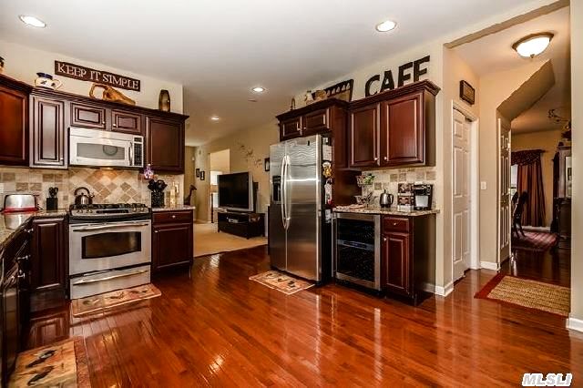 55 Windflower Ln