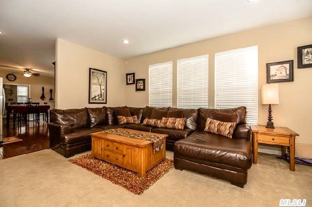 55 Windflower Ln