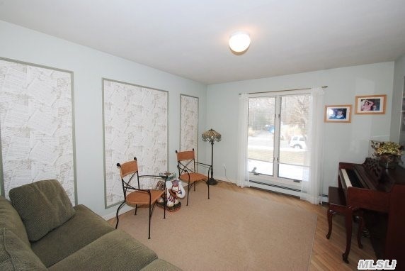 6 Hemlock Dr