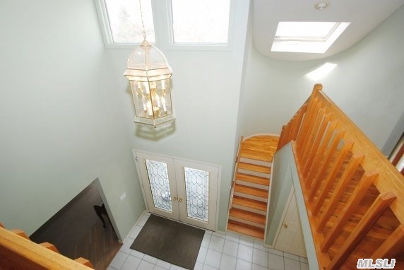 6 Hemlock Dr