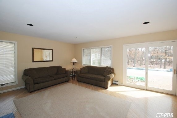6 Hemlock Dr