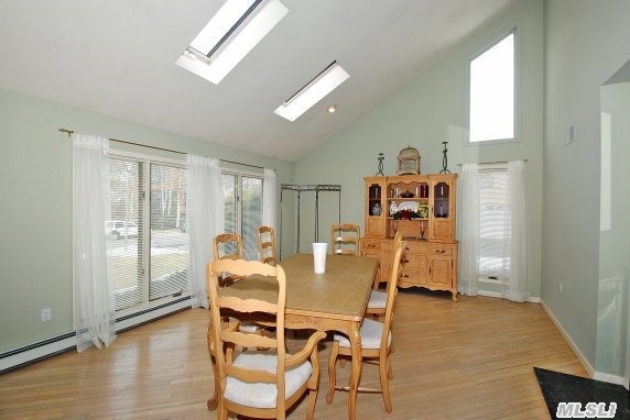 6 Hemlock Dr