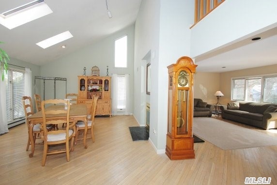 6 Hemlock Dr