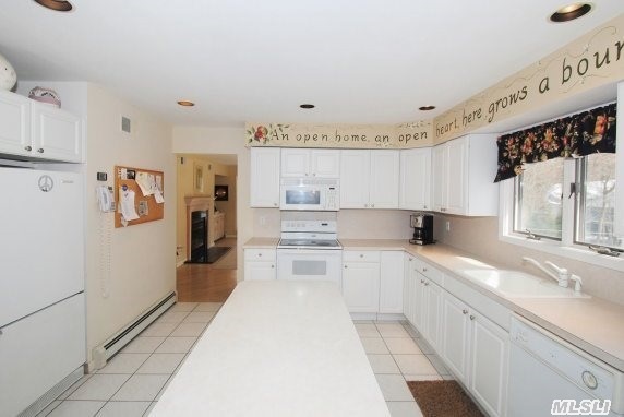 6 Hemlock Dr