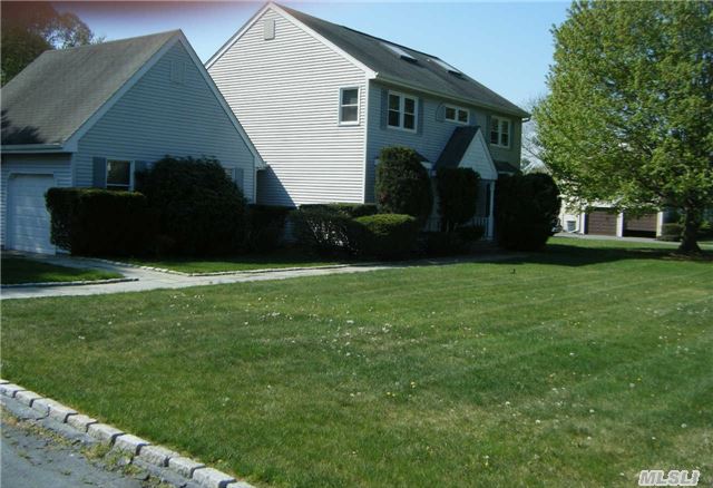 61 Randall Rd