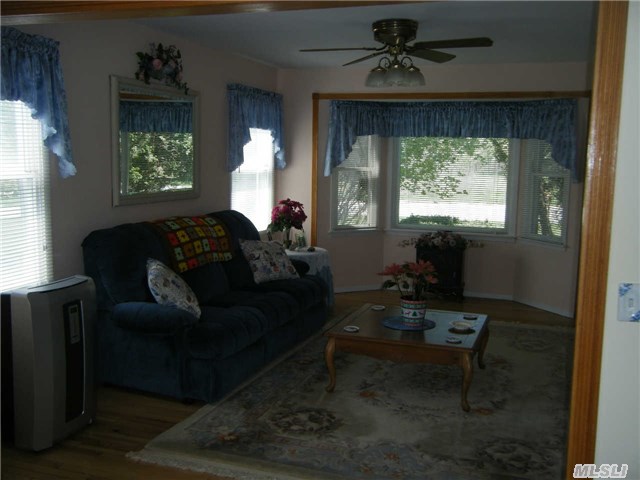 61 Randall Rd