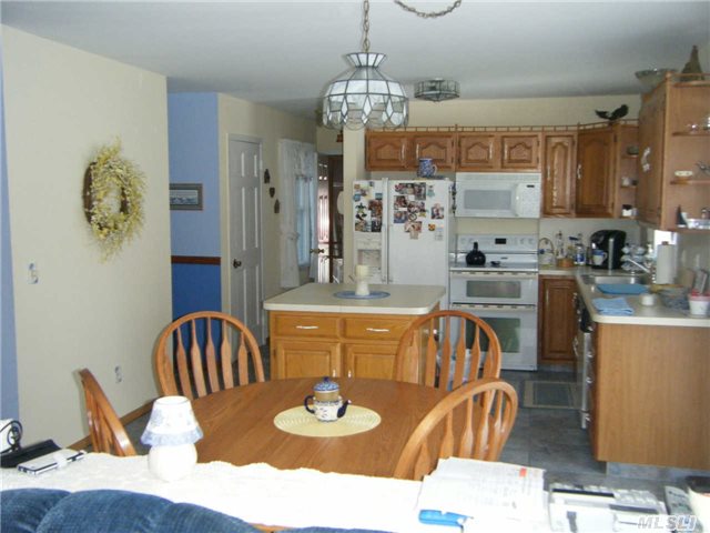 61 Randall Rd
