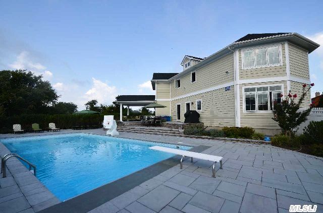695 Sound Dr