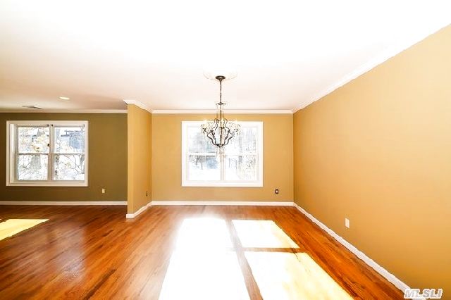 7 Long View Dr