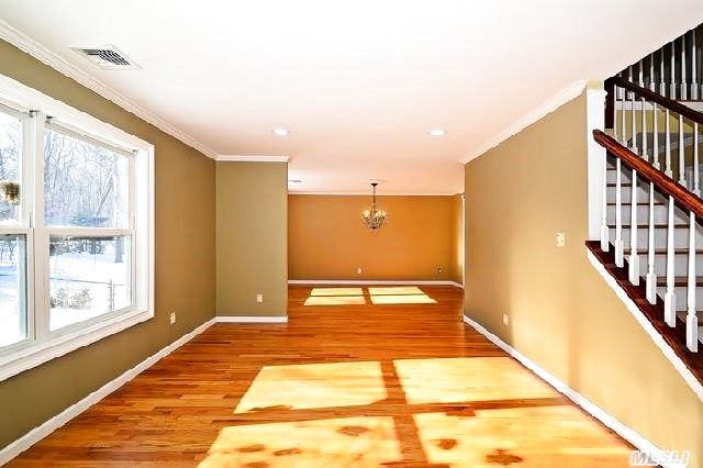 7 Long View Dr
