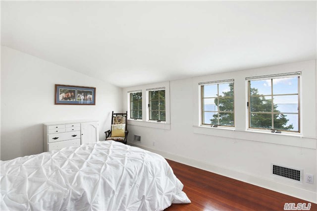 700 Great Peconic Ba Blvd