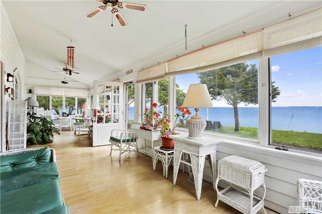 700 Great Peconic Ba Blvd