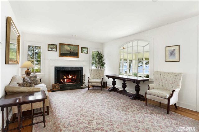 700 Great Peconic Ba Blvd
