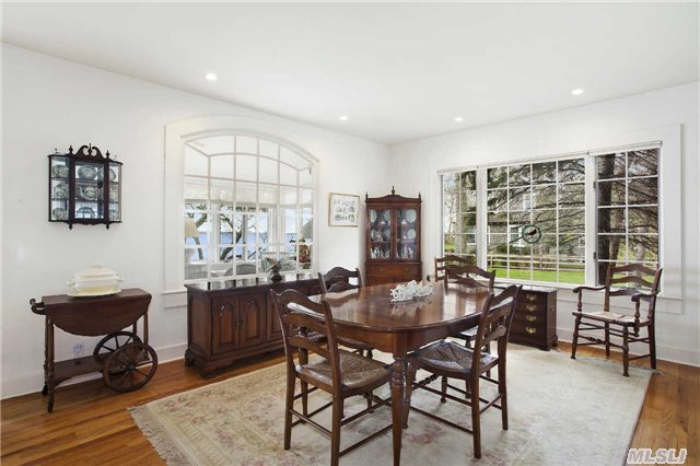 700 Great Peconic Ba Blvd