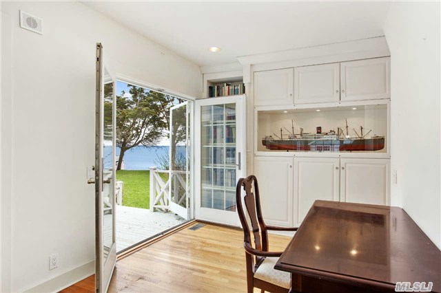 700 Great Peconic Ba Blvd