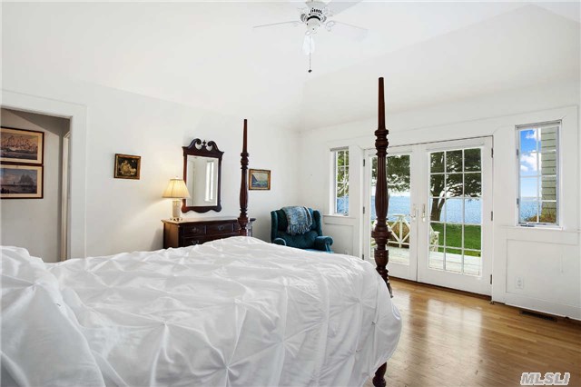 700 Great Peconic Ba Blvd