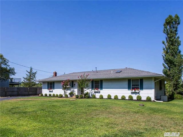 735 Waterview Dr