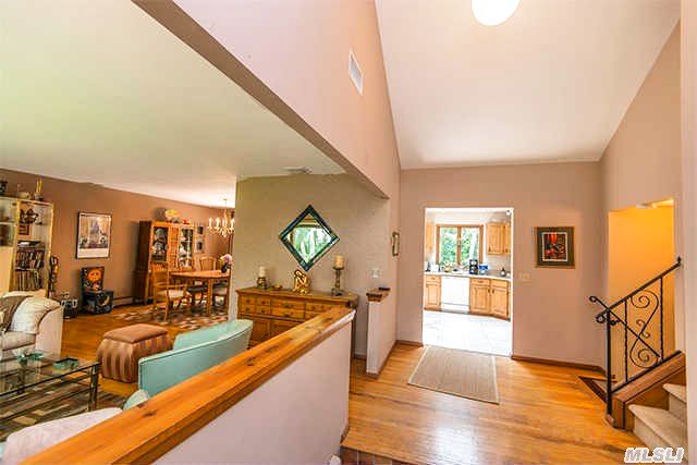 755 Highwood Rd