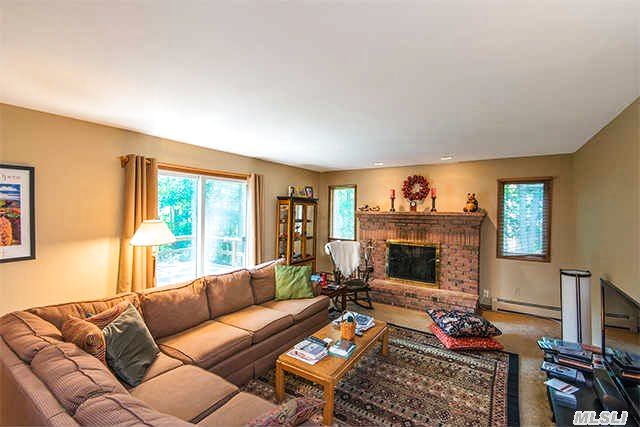 755 Highwood Rd