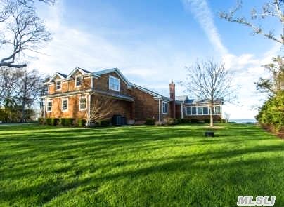 9905 Nassau Point Rd