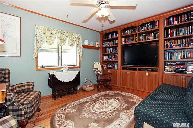 170 Dolphin Dr