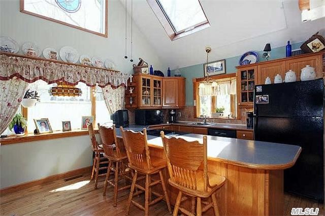 170 Dolphin Dr