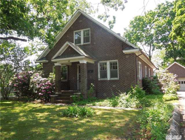189 Woodhull Ave