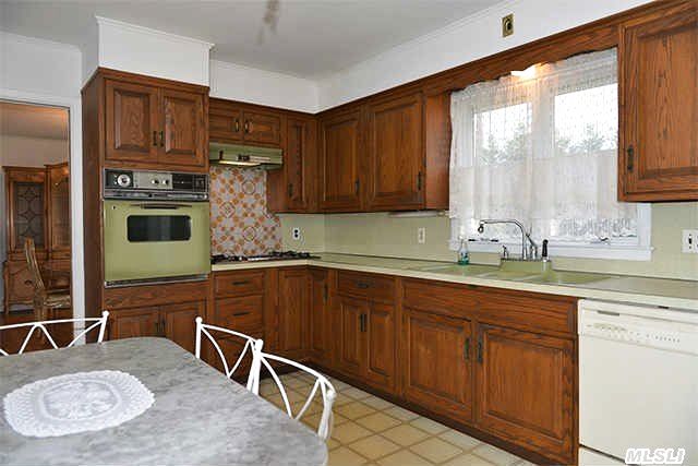 250 Jernick Ln