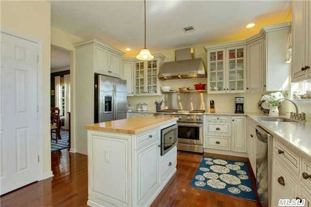 61 Wake Robin Ln
