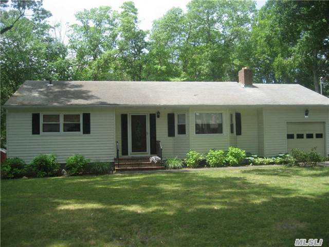 Woodcliff Dr