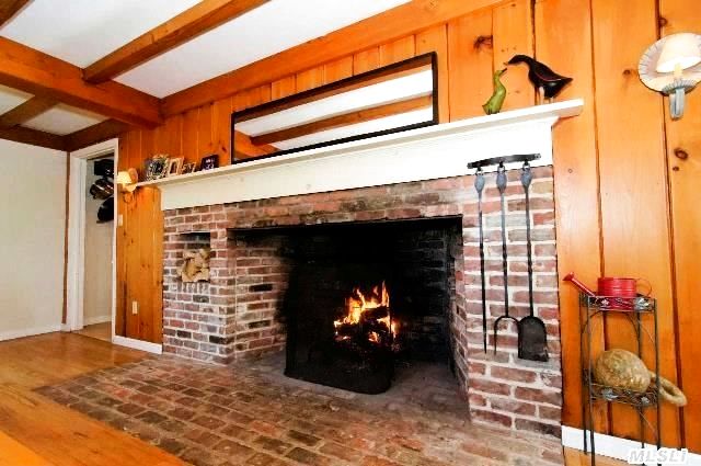 2565 Vanston Rd