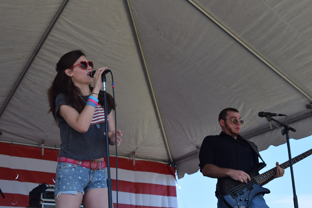 Ali Isabella performs.